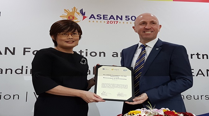 Perusahaan Software Jerman Ajarkan IT ke  4 Organisasi Muda Indonesia