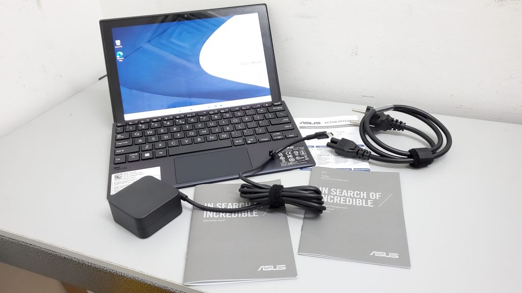 Kelengkapan Asus ExpertBook B3000