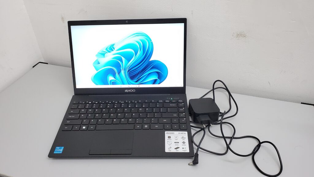 Kelengkapan Axioo MyBook Z6 Metal
