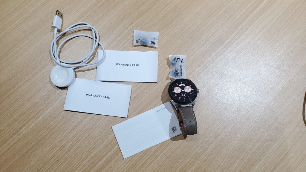 Kelengkapan Huawei Watch Buds