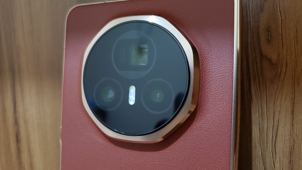 Kamera Utama Honor Magic V3