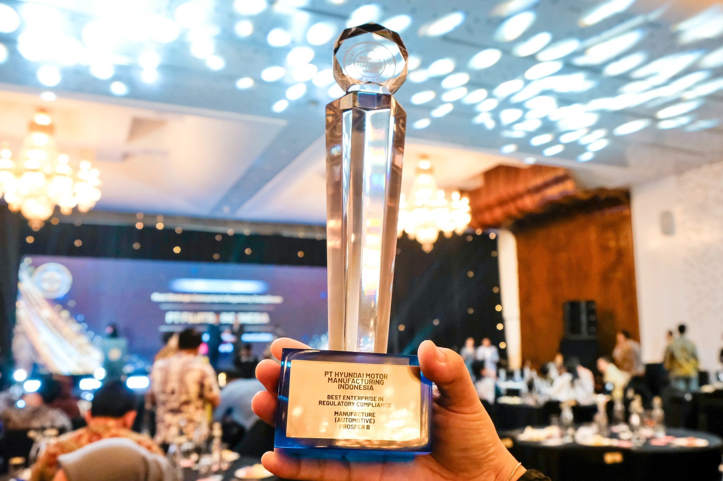 Content image for article: Hyundai Raih Sapphire Award IRCA 2026 untuk Kepatuhan Hukum