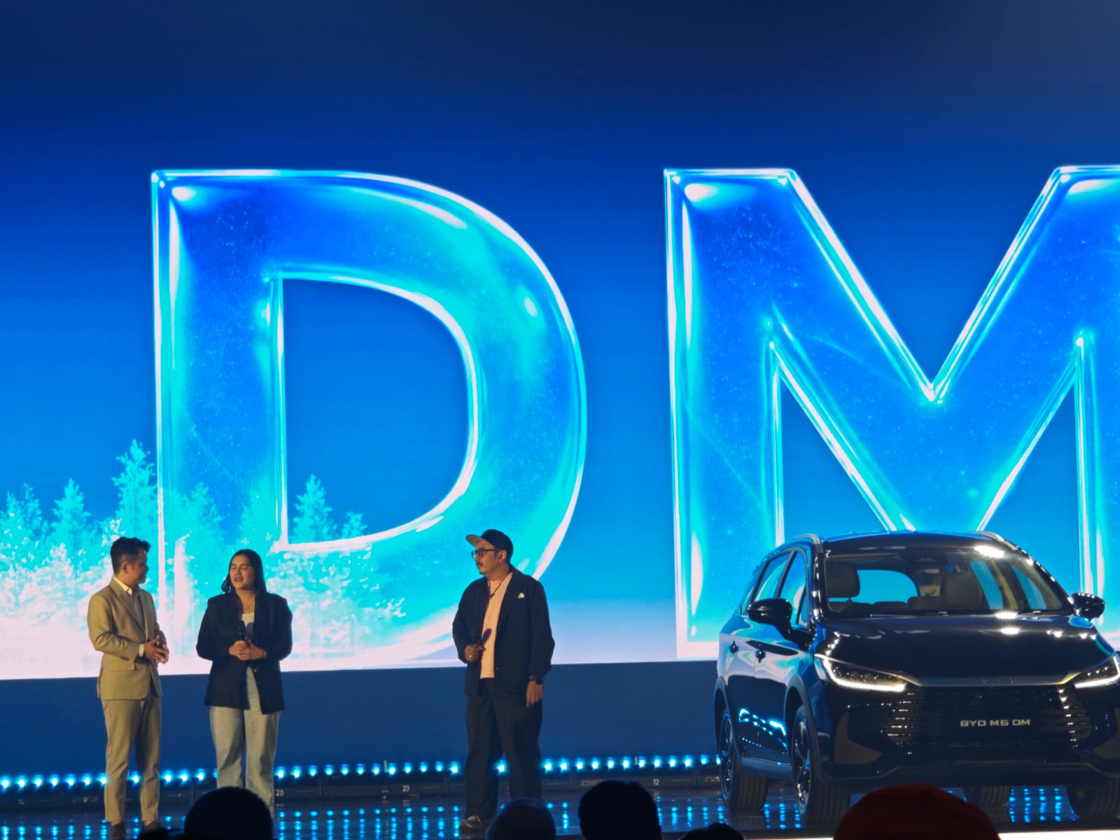 BYD Resmi Luncurkan M6 Cross PHEV dengan Teknologi DM di Indonesia
