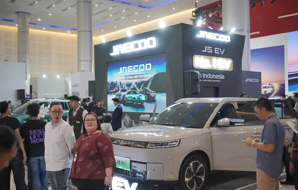 JAECOO Pamerkan J5 EV dan J8 SHS-P di IIMS Surabaya 2026