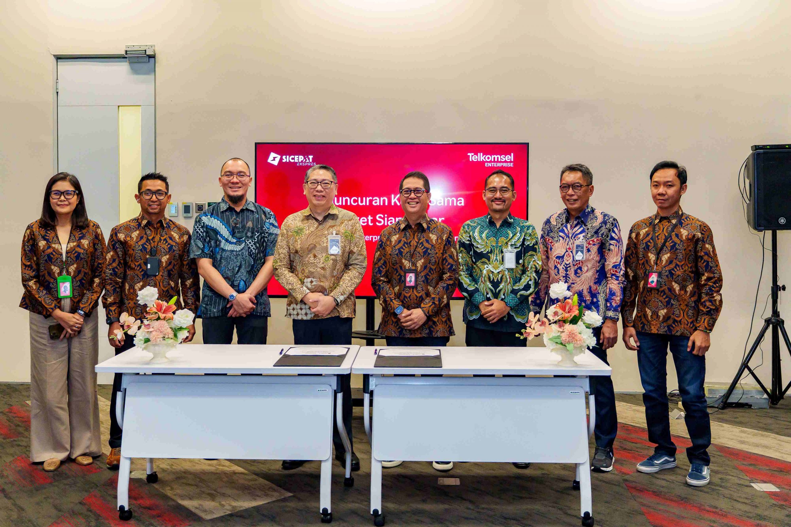 Content image for article: Telkomsel dan SiCepat Luncurkan Paket Siap Antar untuk Kurir Logistik