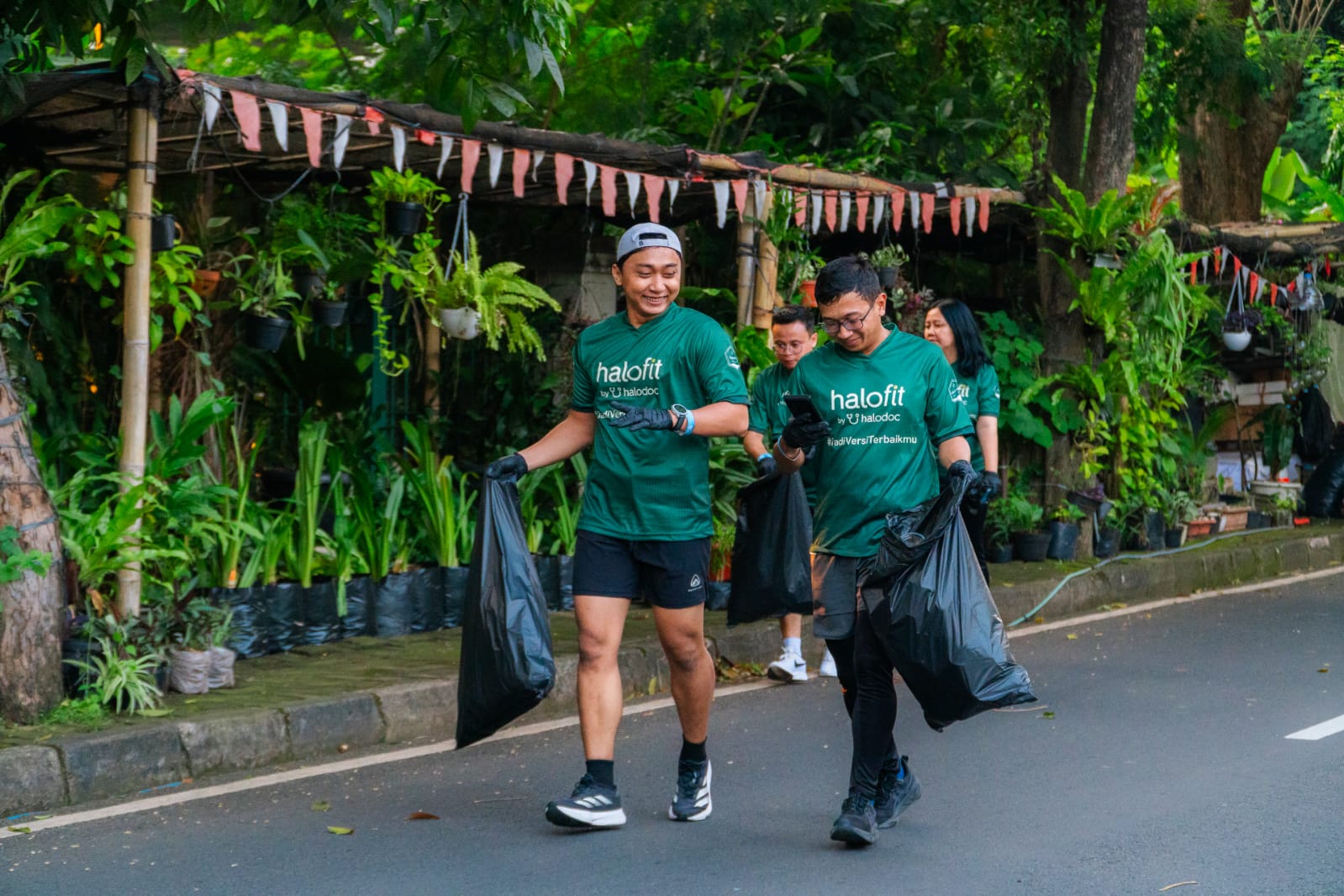 Content image for article: Garmin dan Matters Ubah Sampah Plogging Jadi Plakat Juara