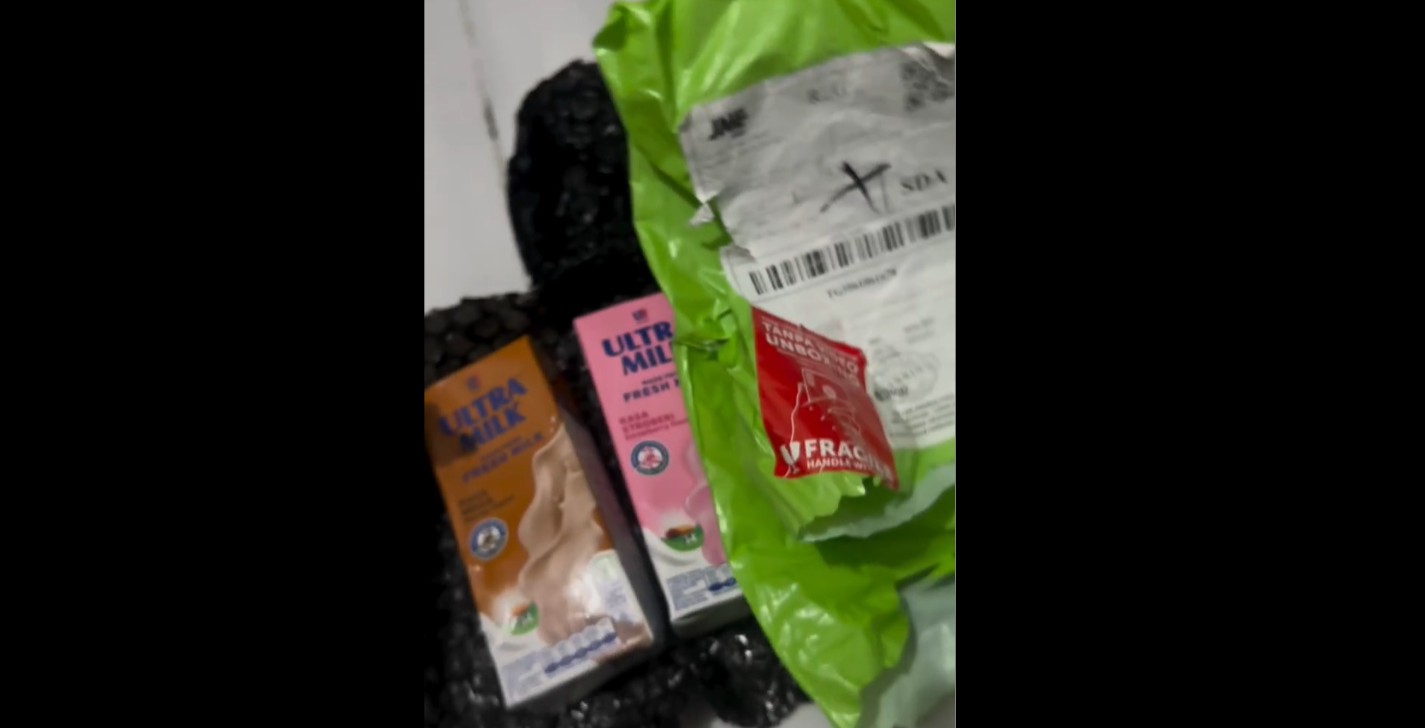 Beli iPhone 17 di Tokopedia, Pembeli Malah Terima Kotak Susu
