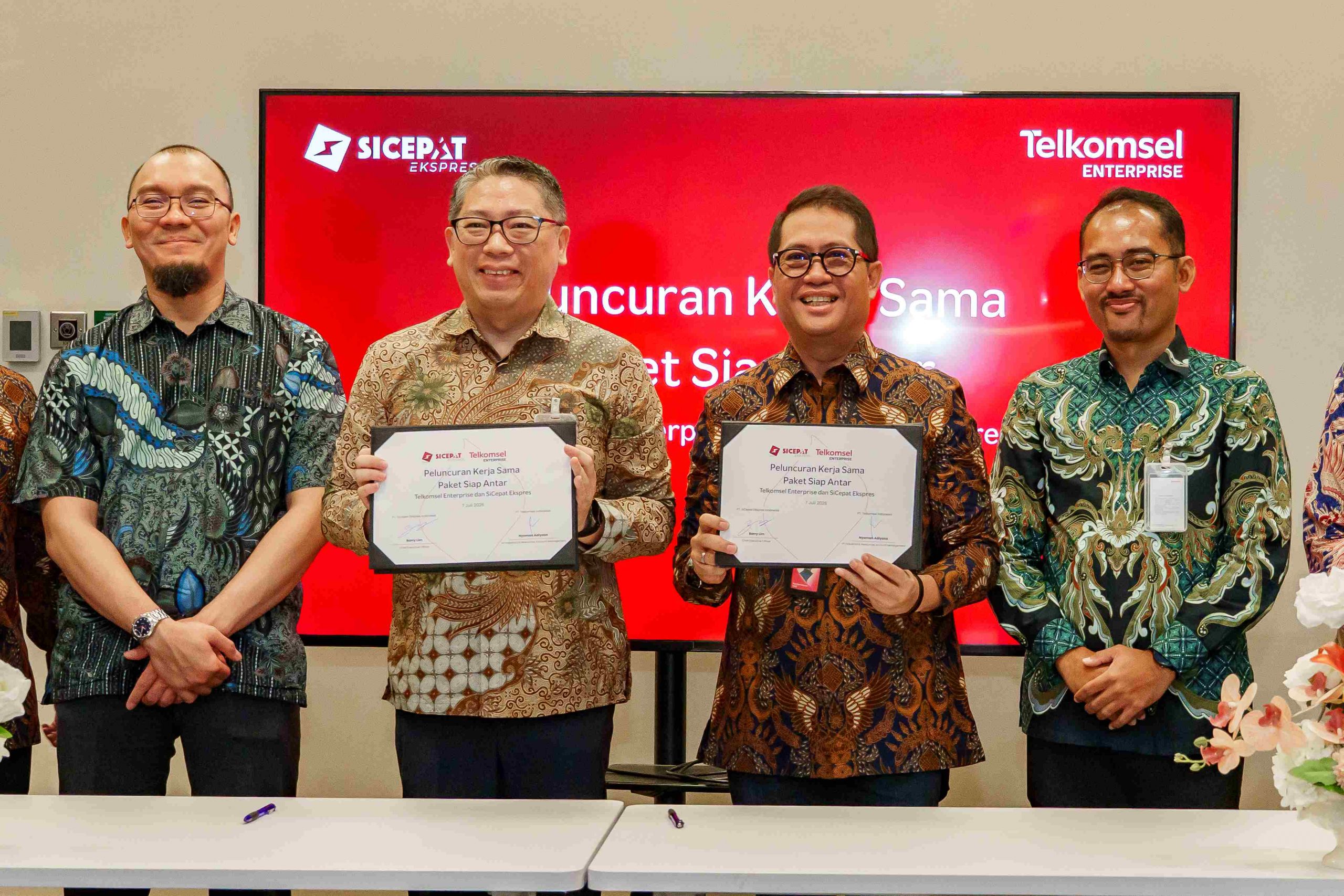 Telkomsel dan SiCepat Luncurkan Paket Siap Antar untuk Kurir Logistik
