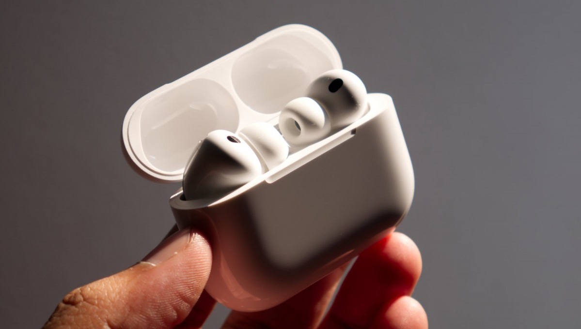 Apple Tangguhkan Pengembangan AirPods Ultra Berkamera