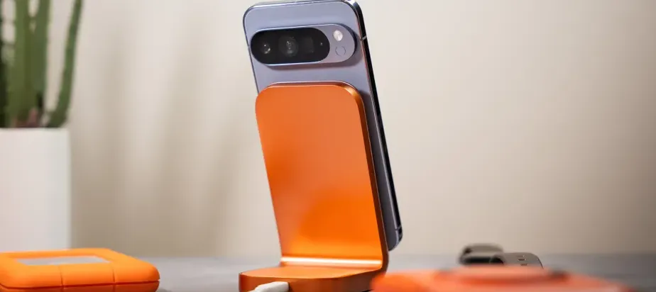 Google Pixelsnap Stand Qi2 dengan dudukan berbobot