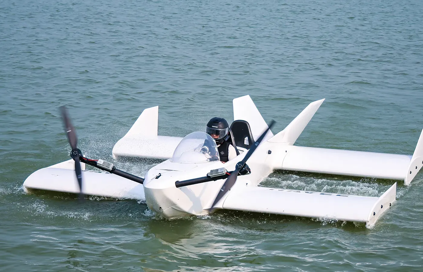 NAVEE WaveFly 5X, Perahu Terbang Listrik Mewah Rp3,2 Miliar
