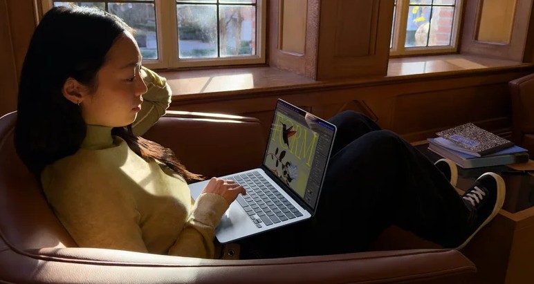 MacBook Air Langka di Pasaran, Apple Arahkan Pembeli ke MacBook Pro