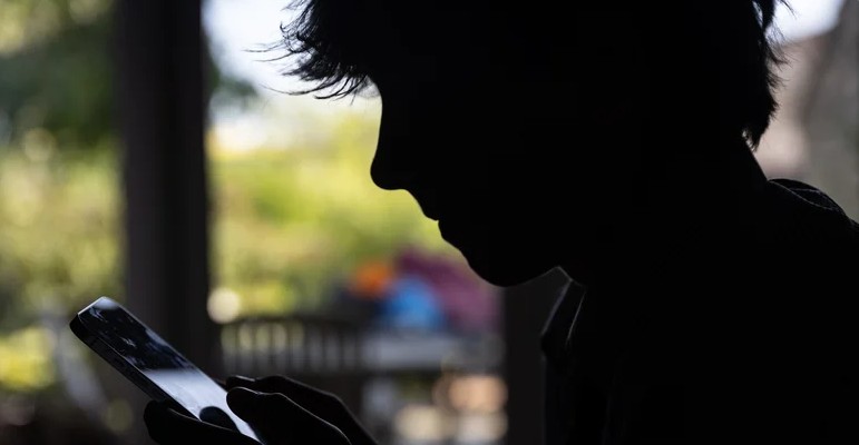 Prancis Batalkan Larangan Media Sosial untuk Anak di Bawah 15 Tahun