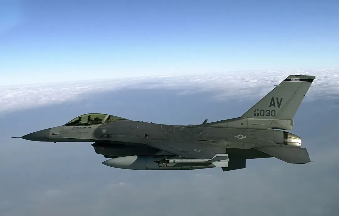 F-16 dan T-50i Terbang di Langit Jakarta, Ini Kemampuannya