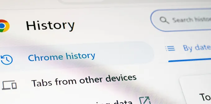 Google Chrome History page showing options for Chrome history, tabs from other devices and deleting browsing data.