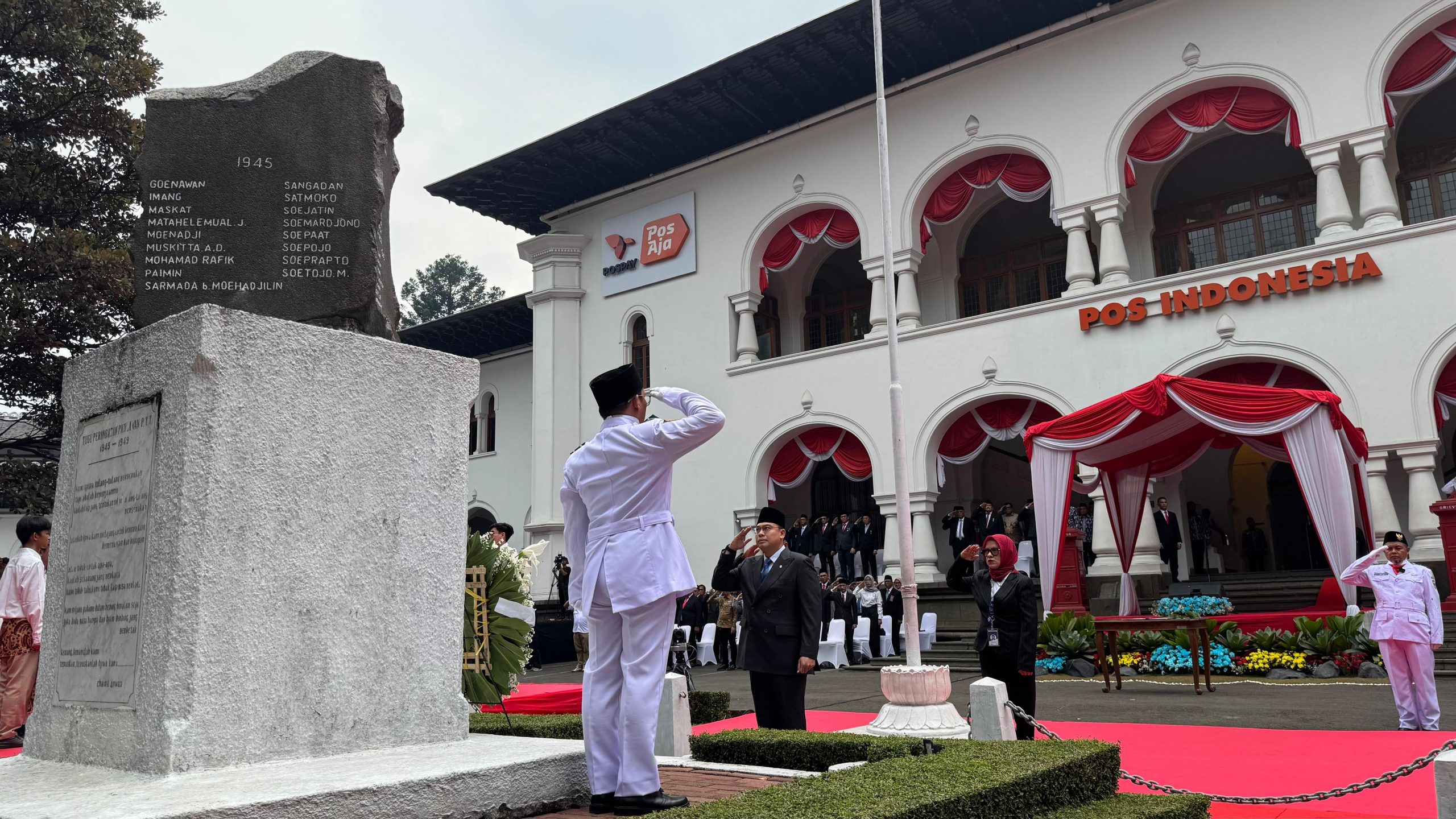 Wamen Komdigi Pimpin Upacara Hari Bhakti Postel ke-81 di Bandung