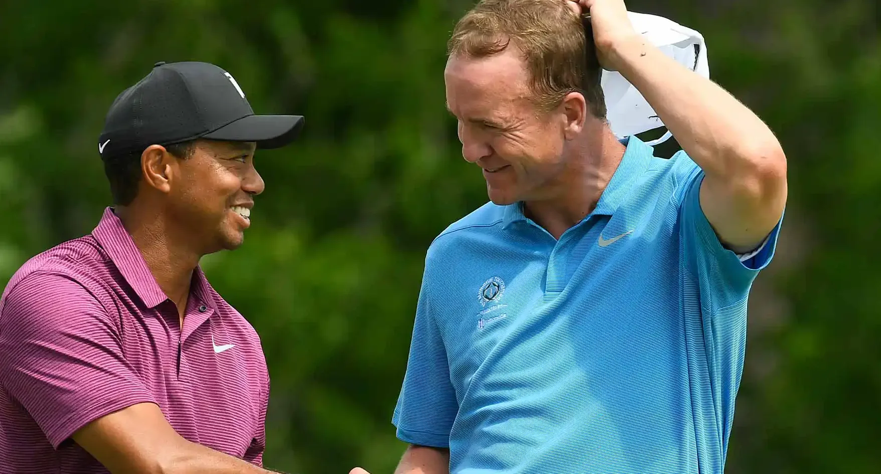 Peyton Manning Bocorkan Taruhan Rp1,6 Juta dengan Tiger Woods