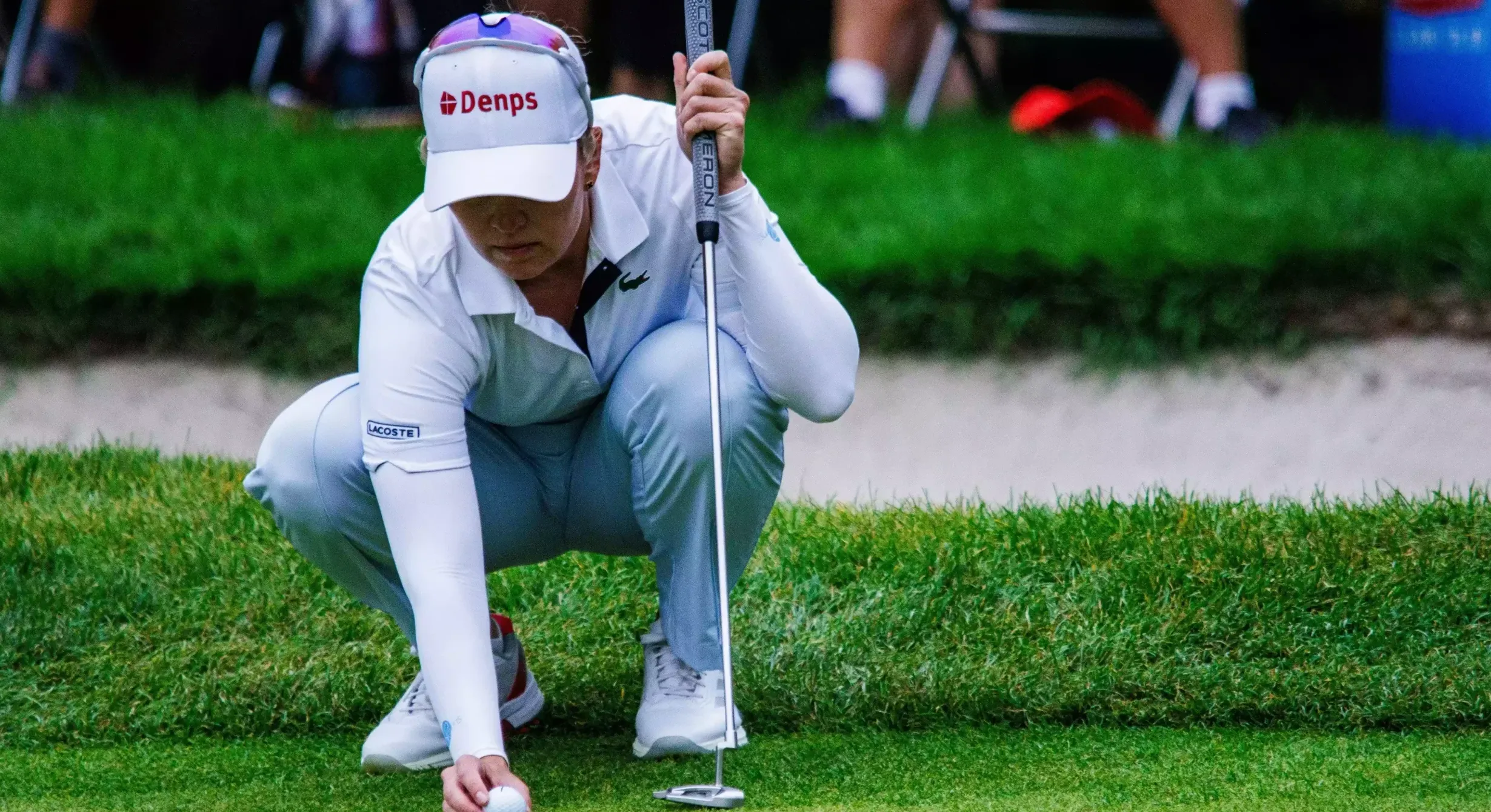 Pilih Putter, 7-Iron, atau Hybrid dari Tepi Green? Ini Kata Pelatih Top