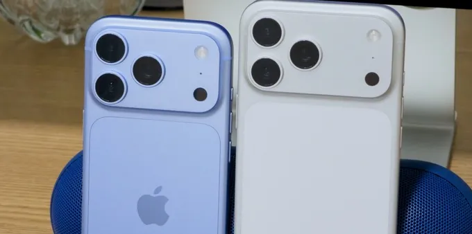 Blue iPhone 18 Pro next to a silver iPhone 17 Pro Max.