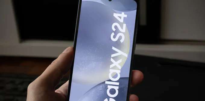 Samsung Galaxy S24 being held.