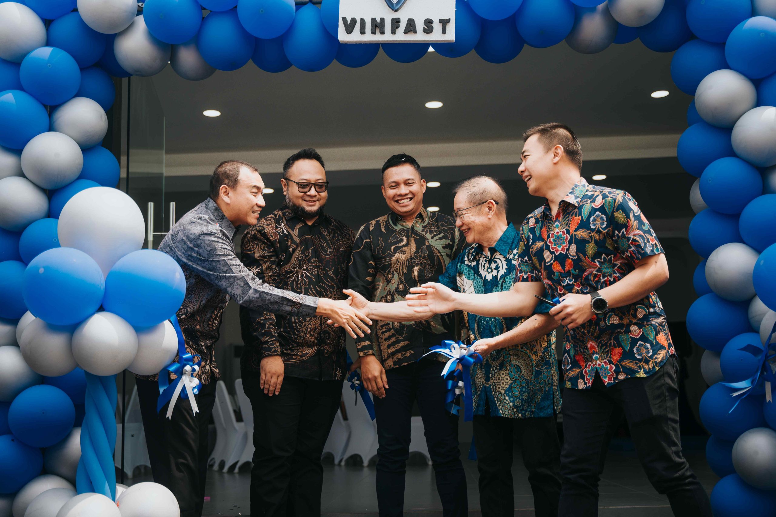 Content image for article: VinFast Buka Diler ke-41 di Lombok, Perkuat Pasar Indonesia Timur