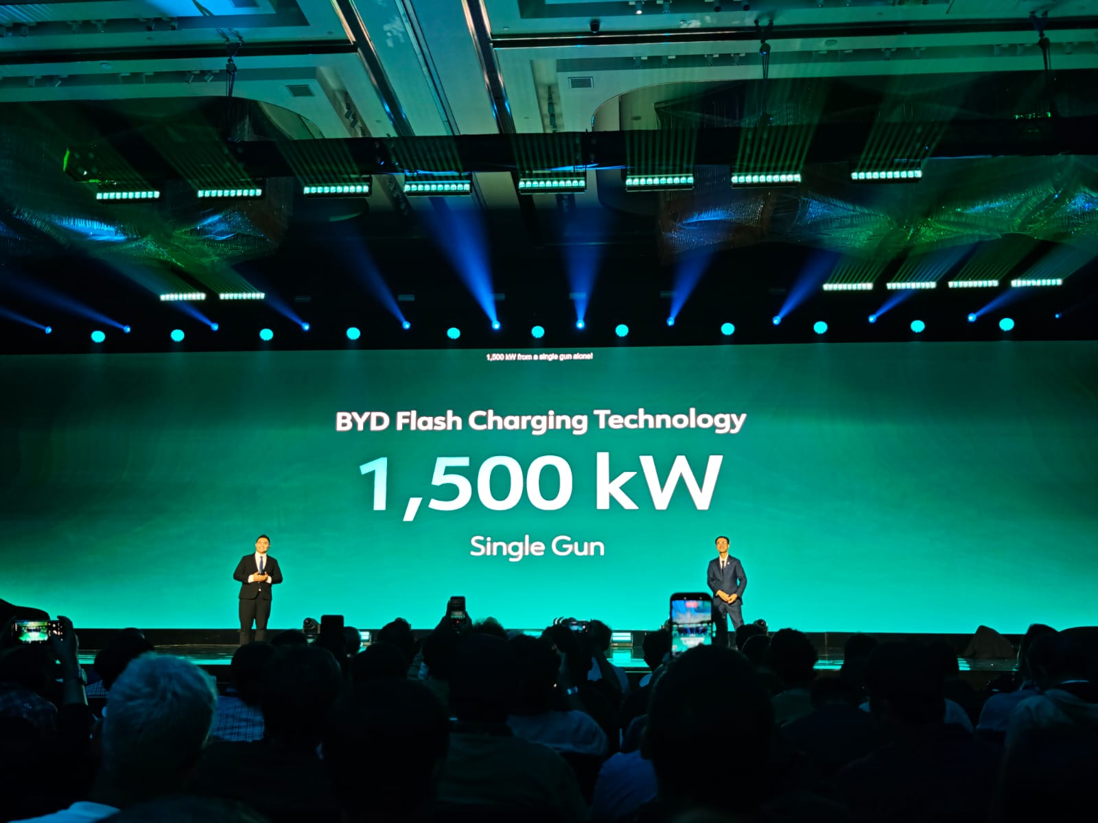 BYD Hadirkan Blade Battery Gen 2 dan Flash Charging 1500 kW di Indonesia