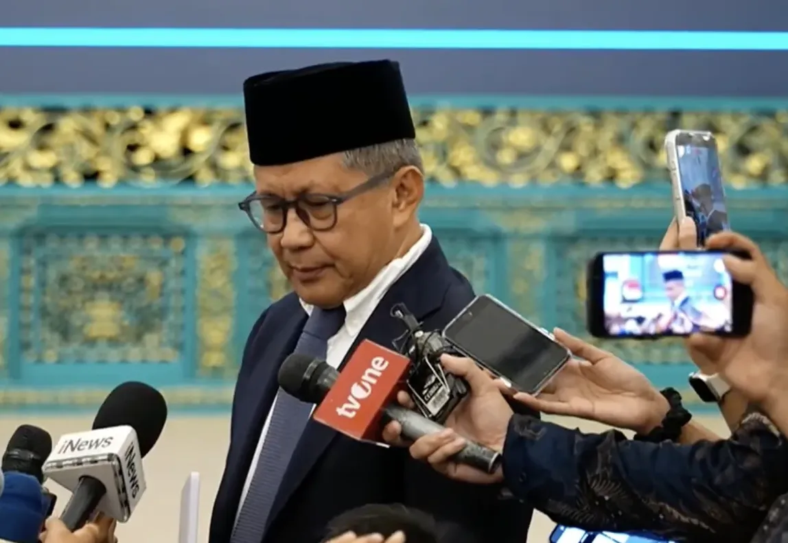 Rocky Gerung Resmi Jadi Anggota Wantimpres, Hak Keuangannya Rp76,5 Juta per Bulan