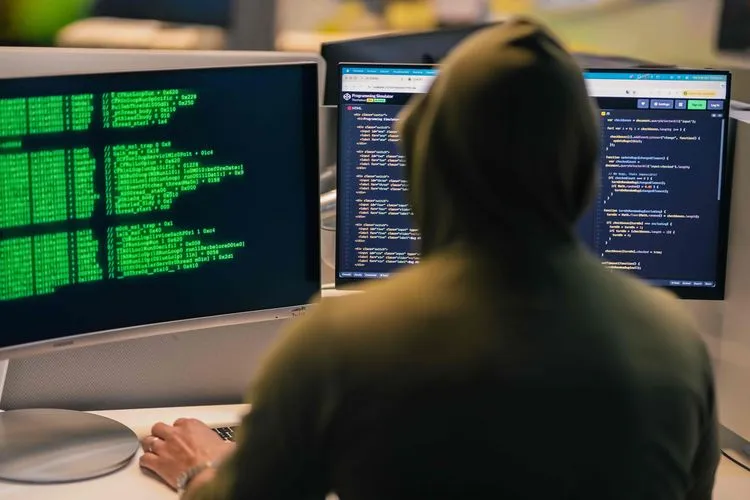 Ilustrasi hacker.